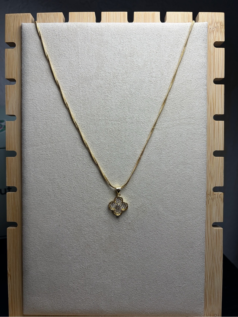 Gold Pendant Necklace